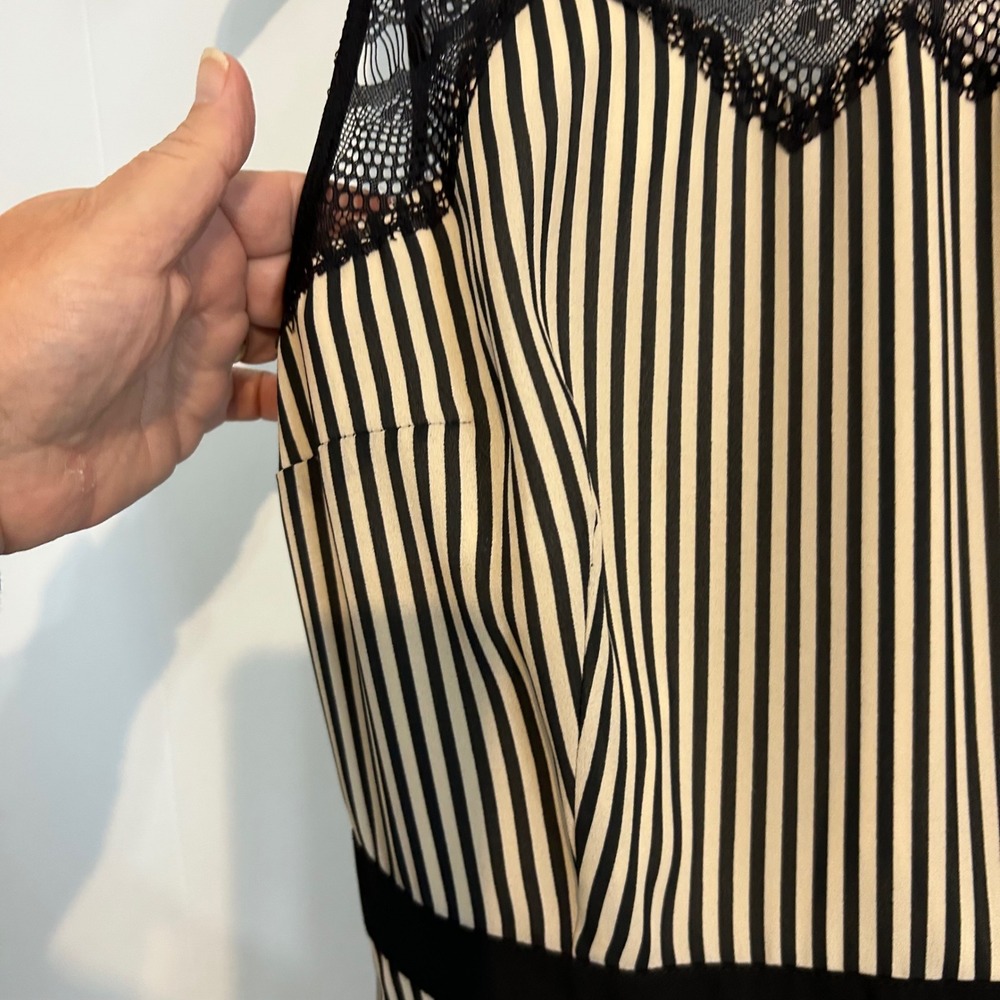 GUESS Striped Lace Trim Sleeveless Dress Black‎ Cream Womens Size 8 y2k - Picture 6 of 8